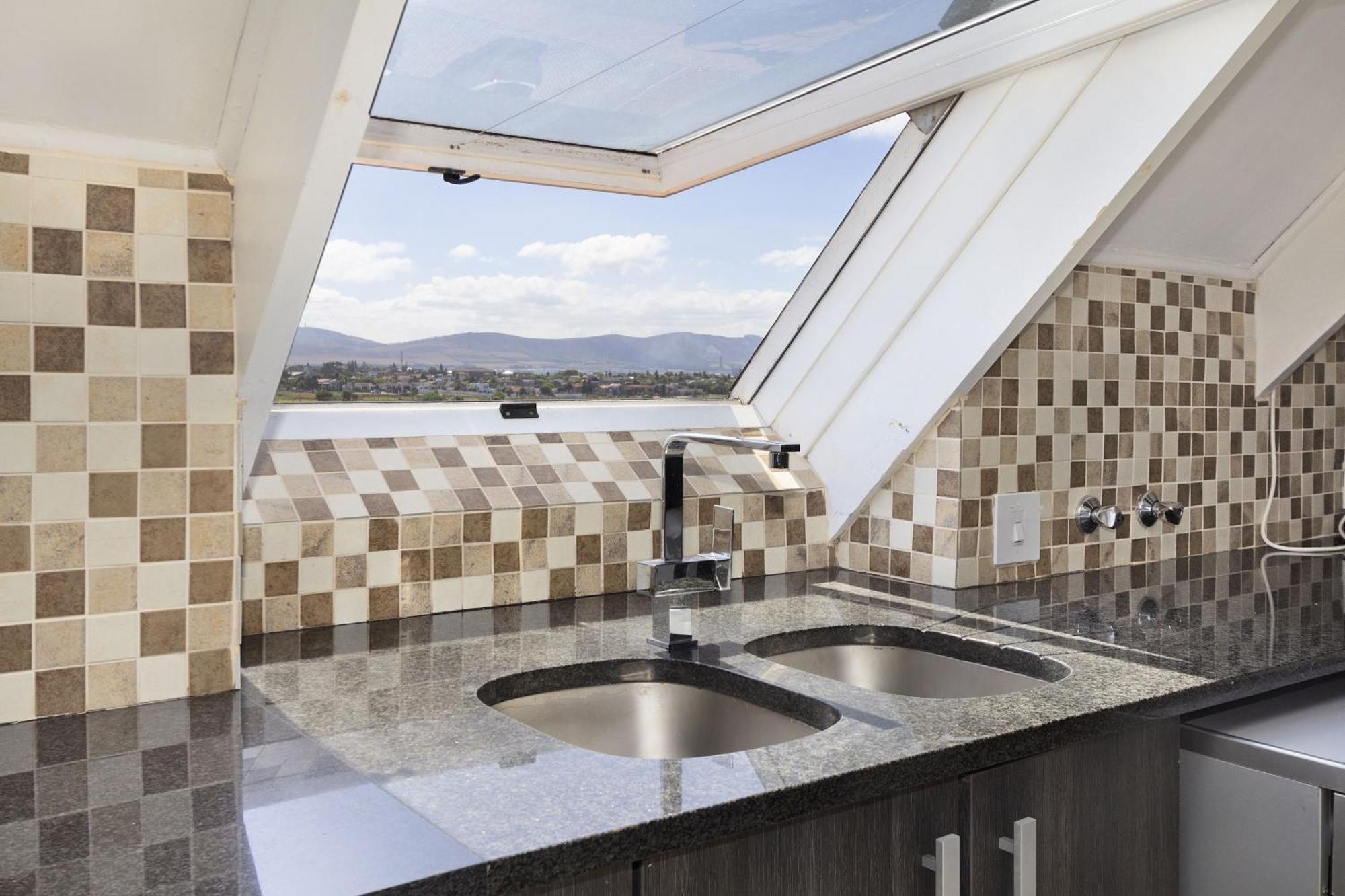 Dolphin H301 By Host Agents Bloubergstrand